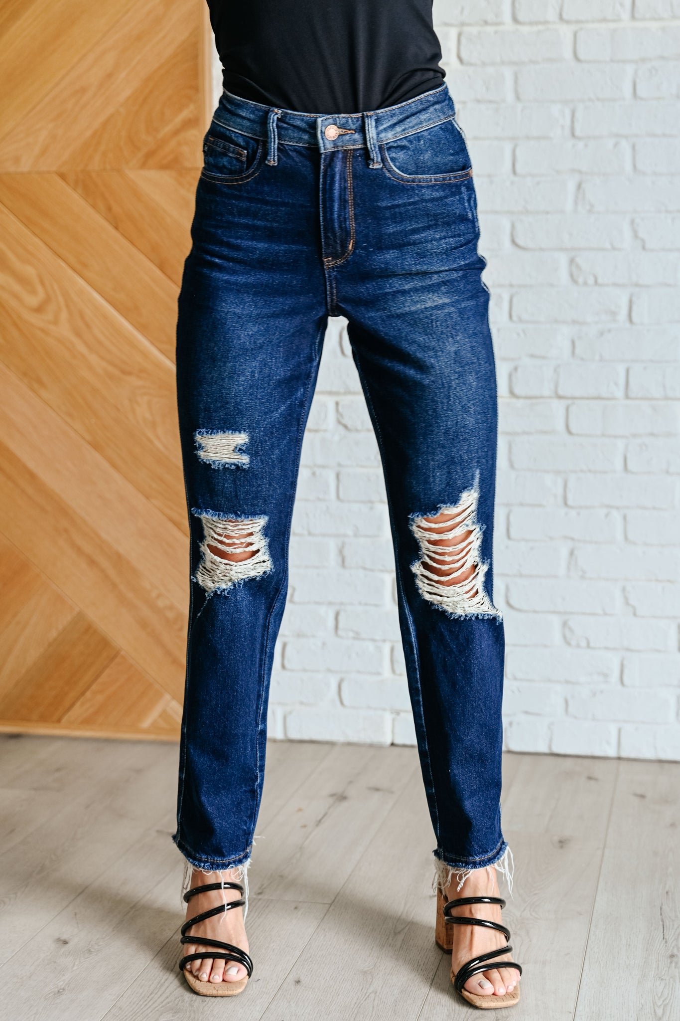Montana High Rise Rigid Magic Distressed Straight Judy Blue Jeans