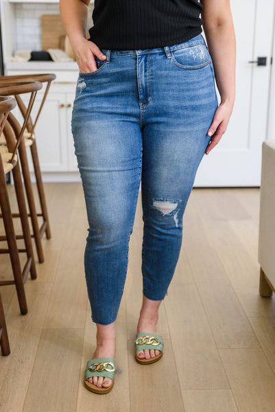 Judy Blue Hi-waisted Dandelion Embroidery Skinny Jeans